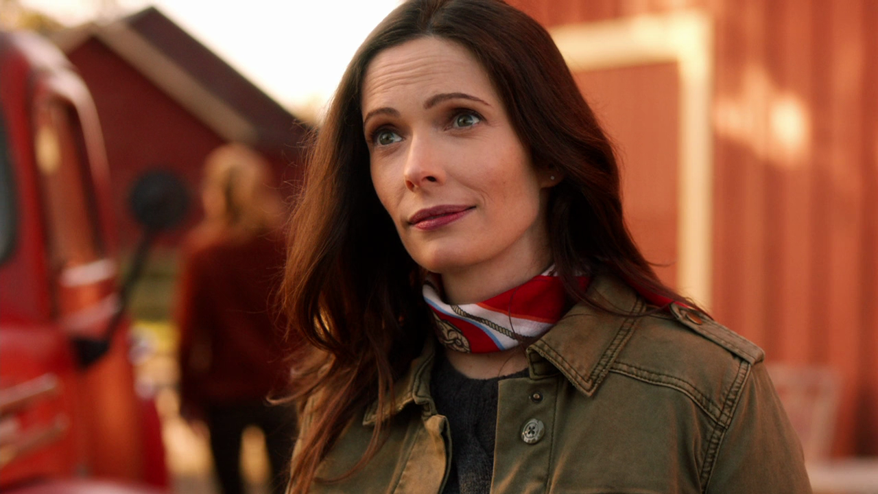 Elizabeth Tulloch To Return As Lois Lane For ‘Crisis on Infinite Earths’