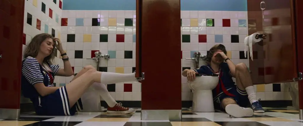 Stranger Things Season 3 - Robin and Steve in the Restroom