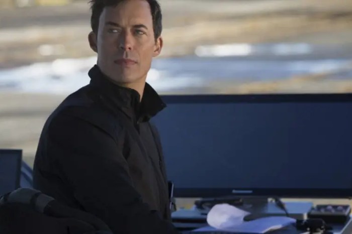 Set Photos From 'The Flash' Reveal Tom Cavanagh's New Character