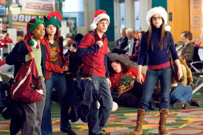 Full Circle Flashback: 'Unaccompanied Minors' Review - “A Surprising Family Tradition”