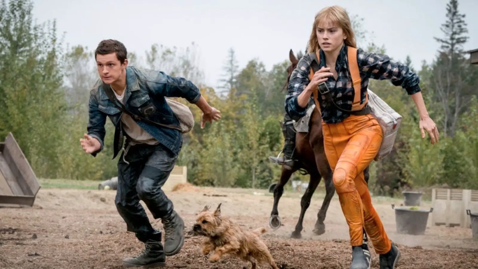 Chaos Walking - Daisy Ridley and Tom Holland running with dog as Viola, Tom and Manchee
