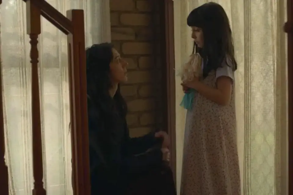 Shayda - Shayda (Zar Amir Ebrahimi) on the left talking to Mona (Selina Zahednia)