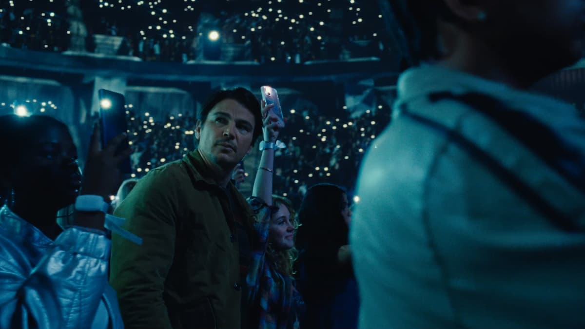 Josh Harnett and Ariel Donoghue in Trap